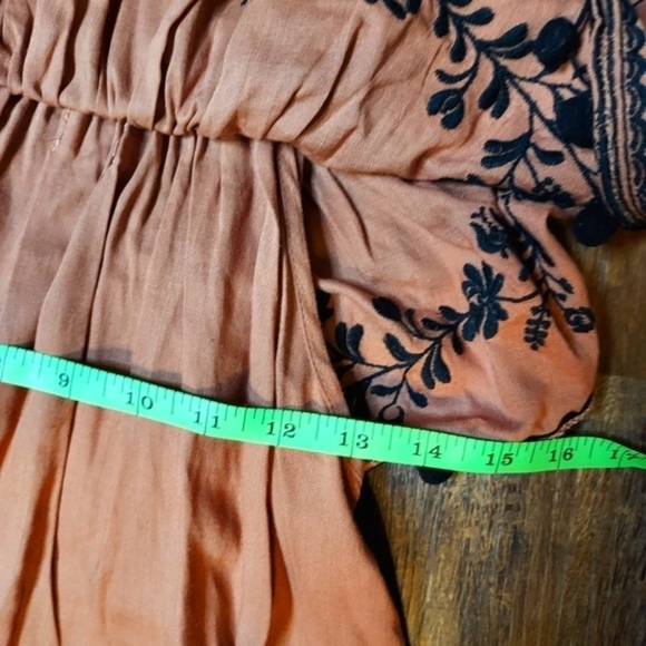 Umgee Med Embroidered off shoulder ruffle black pompom trim - Picture 5 of 15